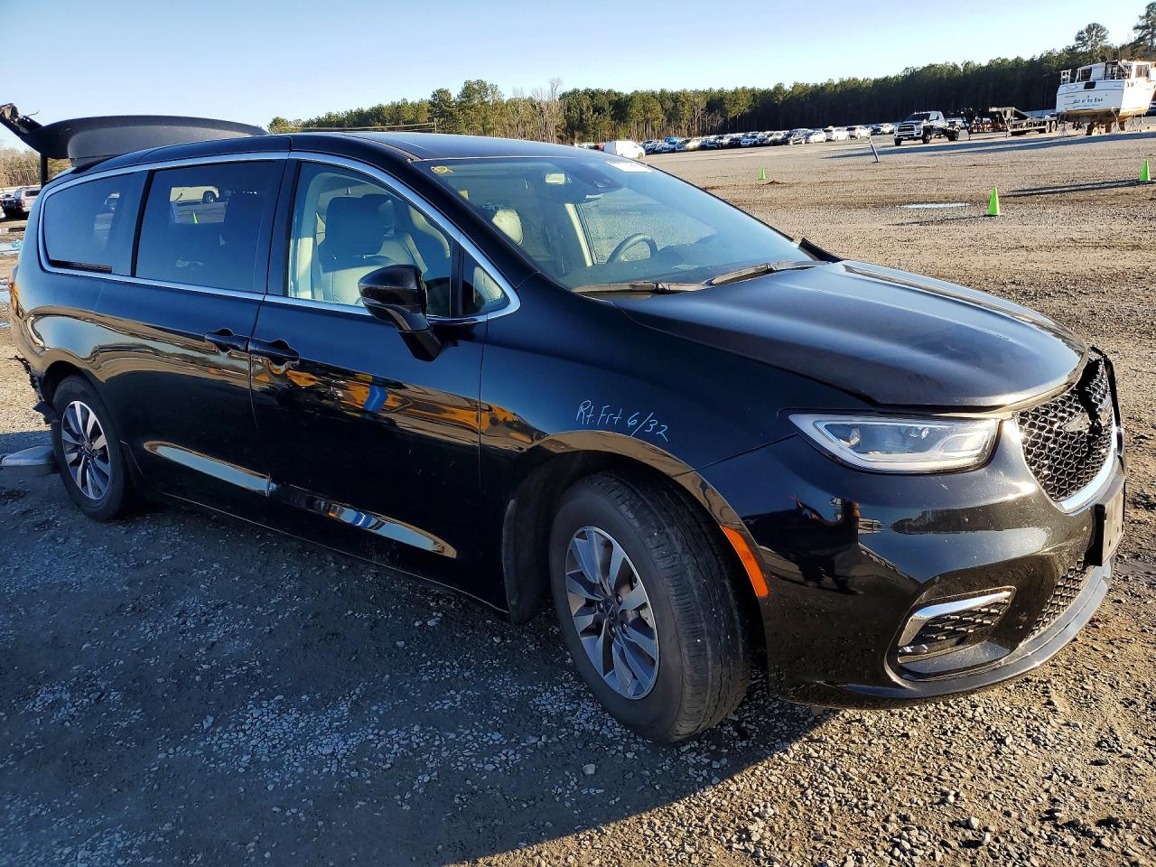 2024 CHRYSLER PACIFICA HYBRID SELECT photo 10
