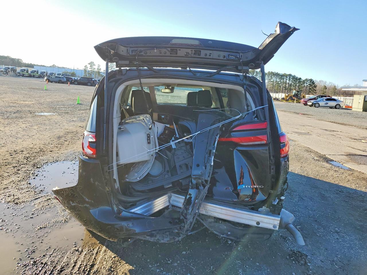 2024 CHRYSLER PACIFICA HYBRID SELECT photo 16