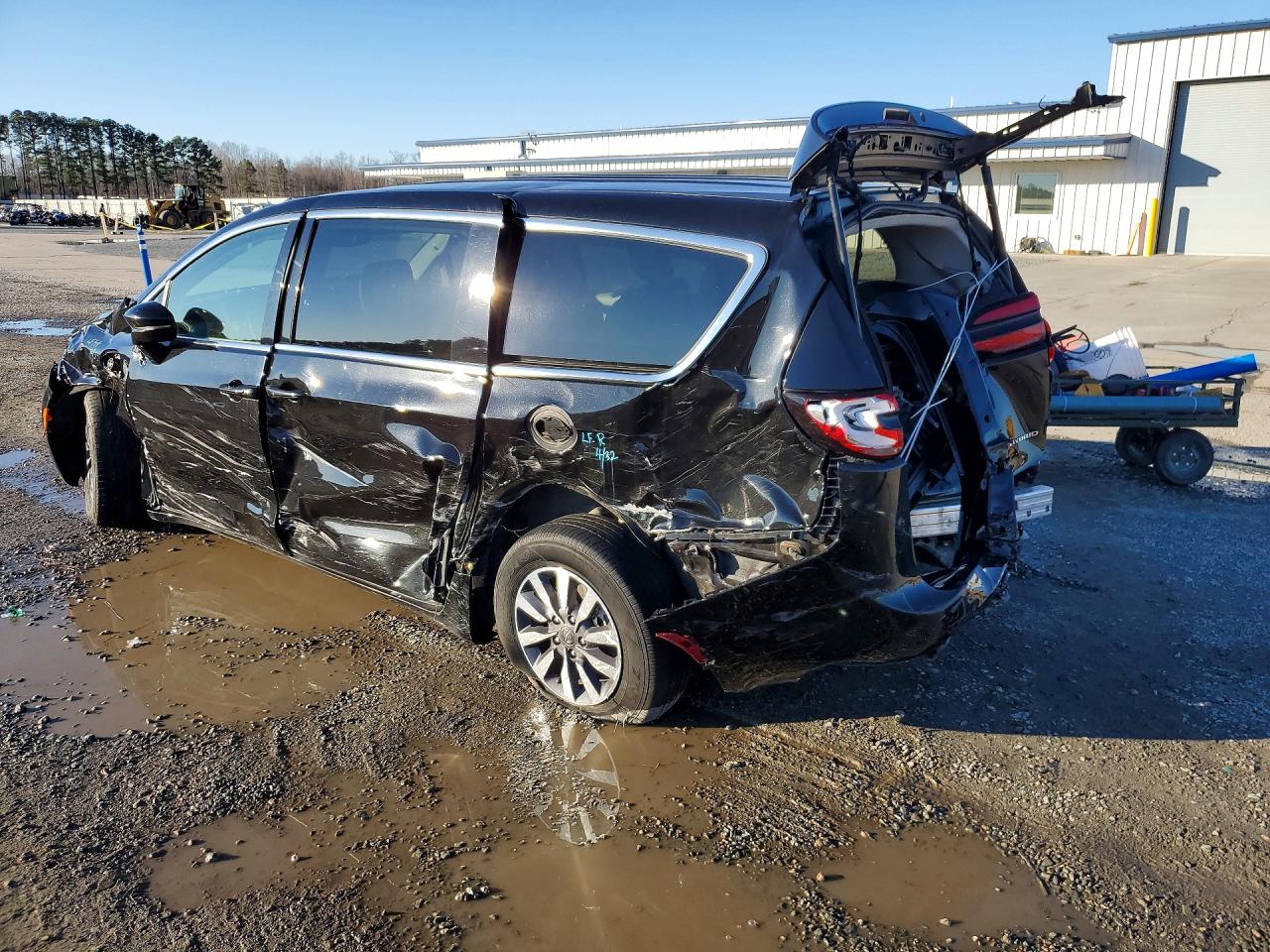 2024 CHRYSLER PACIFICA HYBRID SELECT photo 4