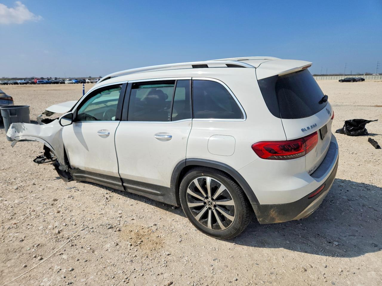2021 MERCEDES-BENZ GLB 250 photo 3