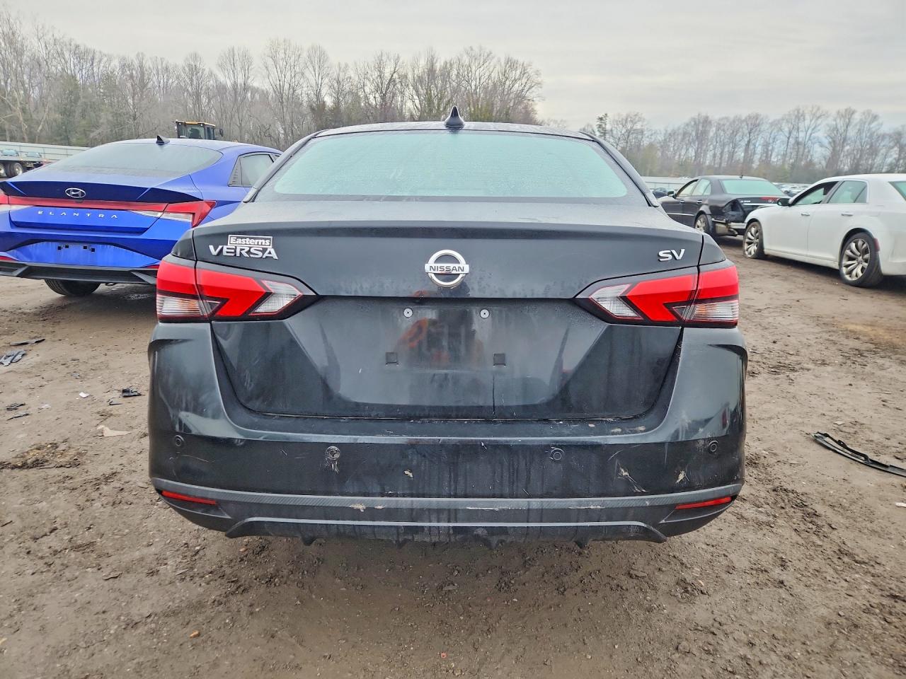 2021 NISSAN VERSA SV photo 6