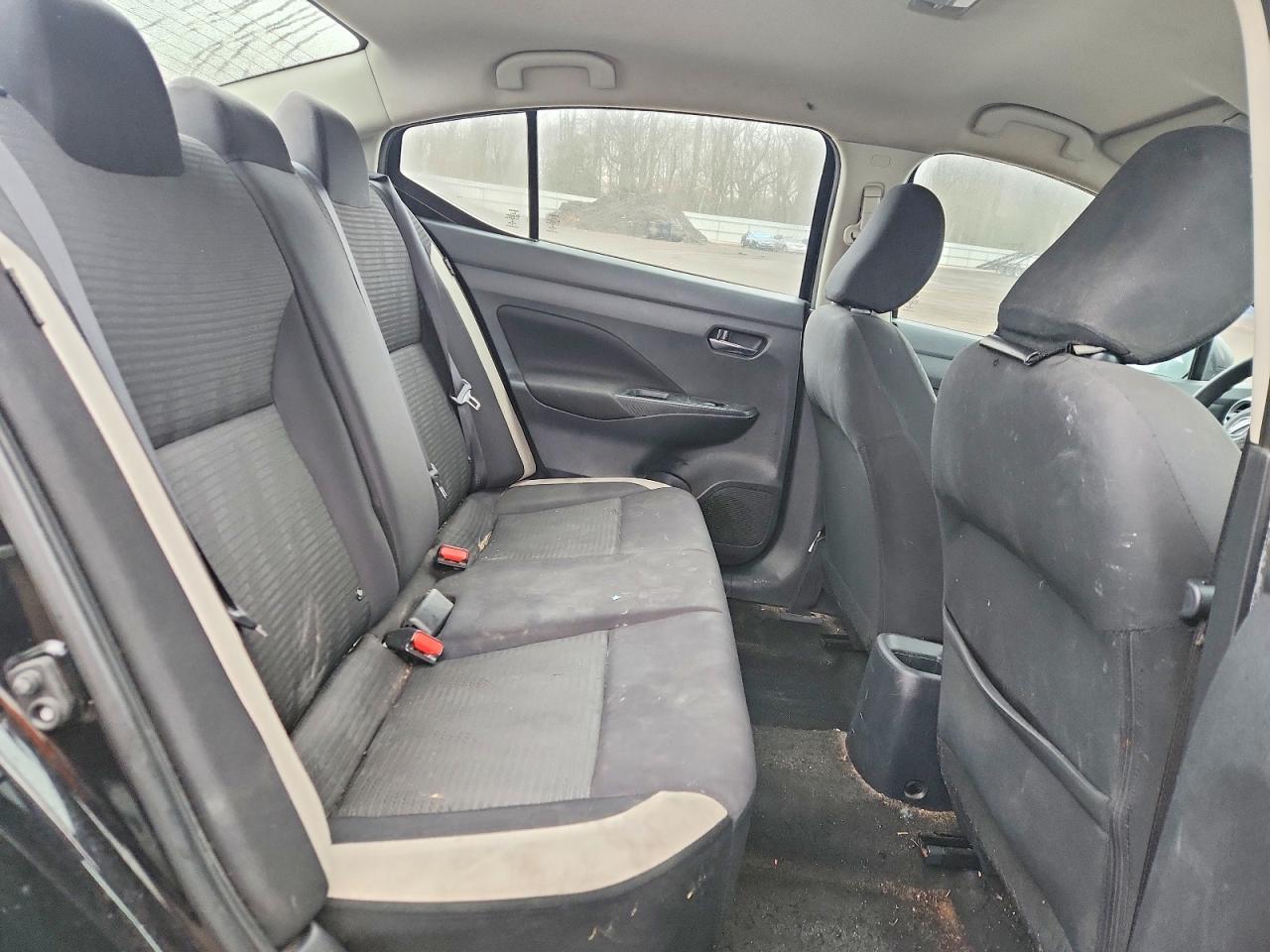 2021 NISSAN VERSA SV photo 10