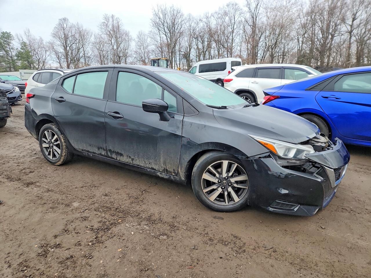 2021 NISSAN VERSA SV photo 4