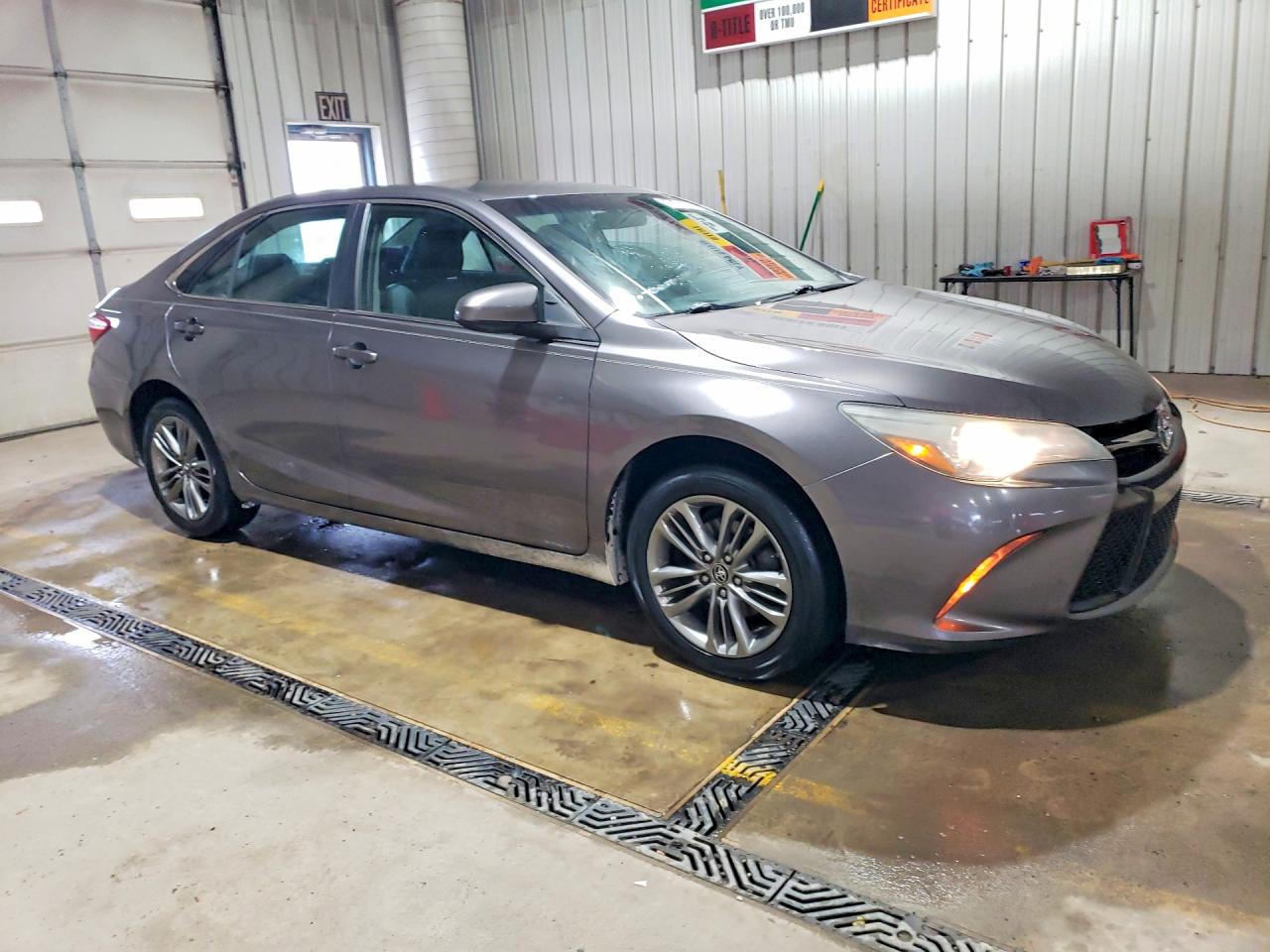 2016 TOYOTA CAMRY SE photo 7