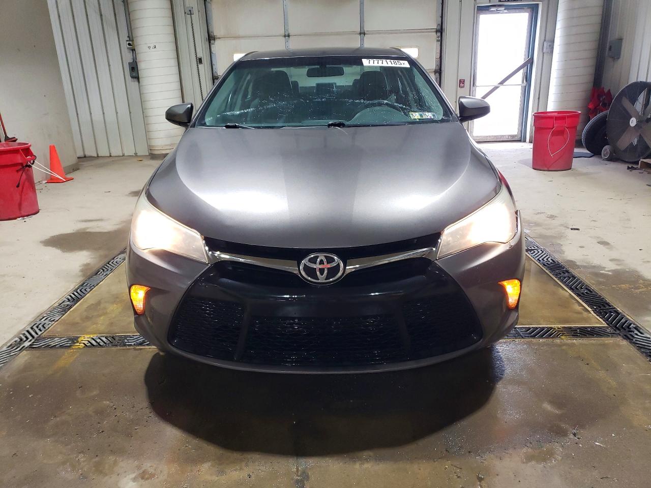 2016 TOYOTA CAMRY SE photo 9