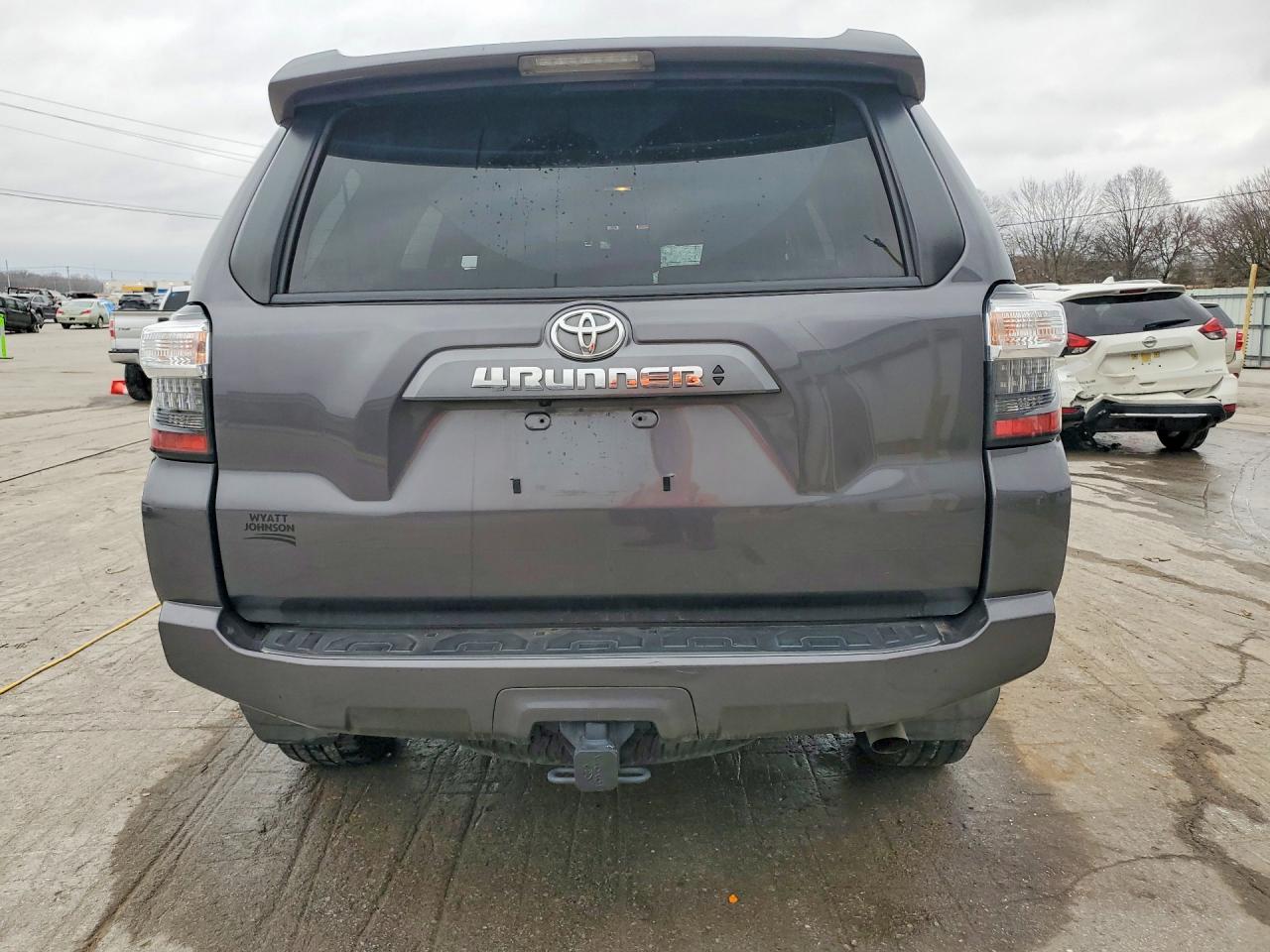 2022 TOYOTA 4RUNNER SR5 photo 6