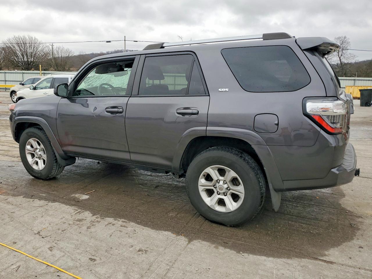 2022 TOYOTA 4RUNNER SR5 photo 2