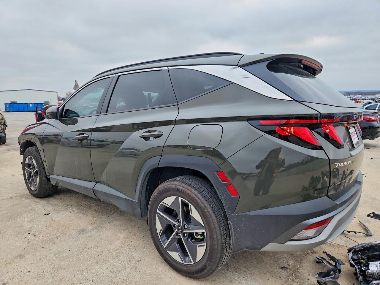 2025 HYUNDAI TUCSON SEL photo 3