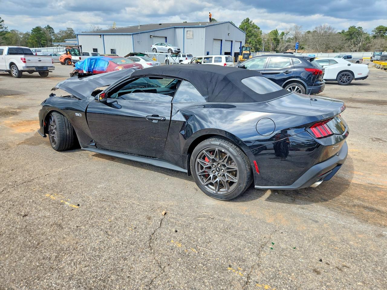 2025 FORD MUSTANG GT photo 3