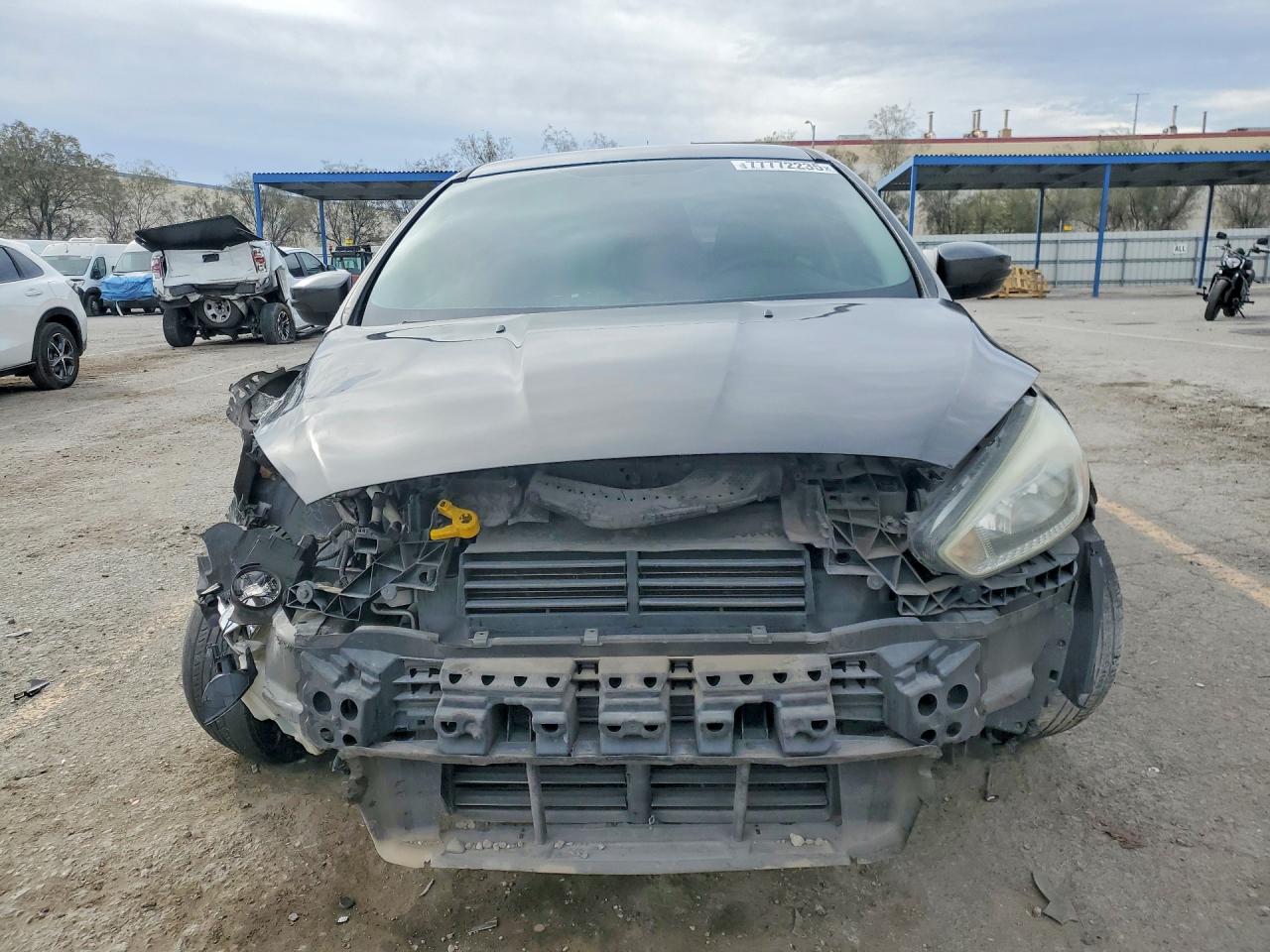 2015 FORD FOCUS SE photo 9