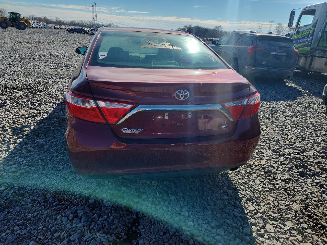 2017 TOYOTA CAMRY SE photo 11