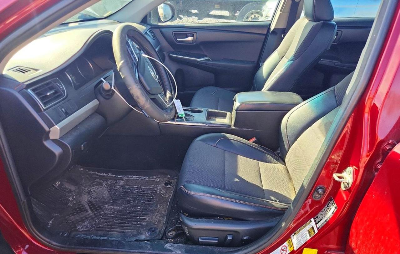 2017 TOYOTA CAMRY SE photo 13