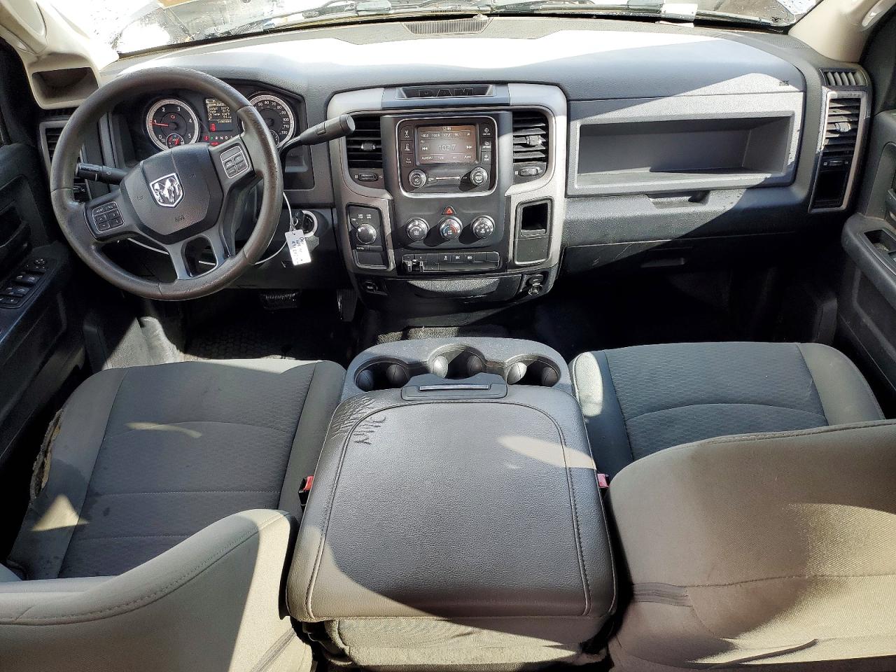 2016 RAM 2500 ST photo 8