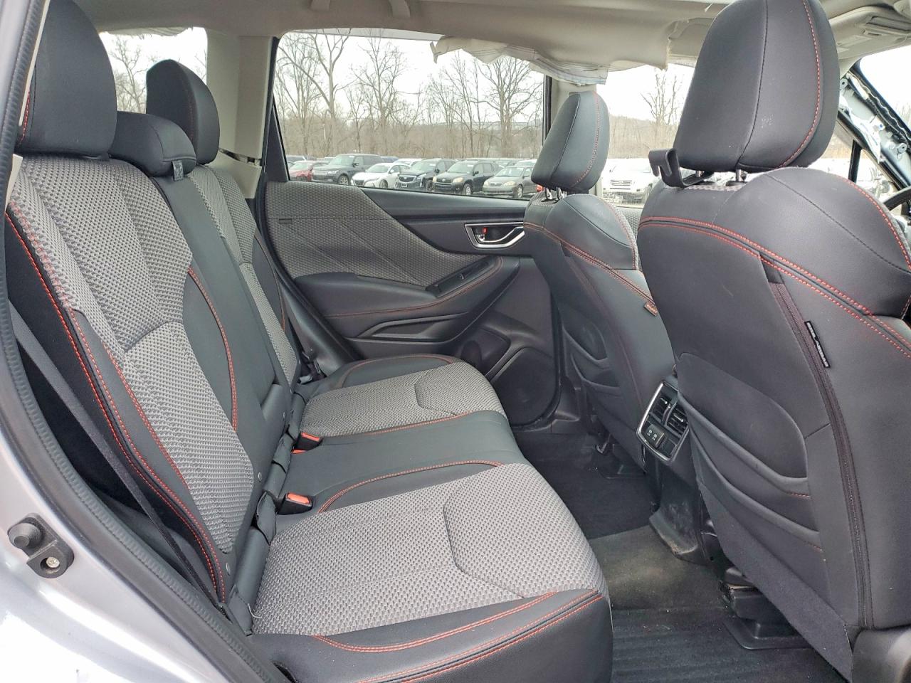 2020 SUBARU FORESTER photo 31