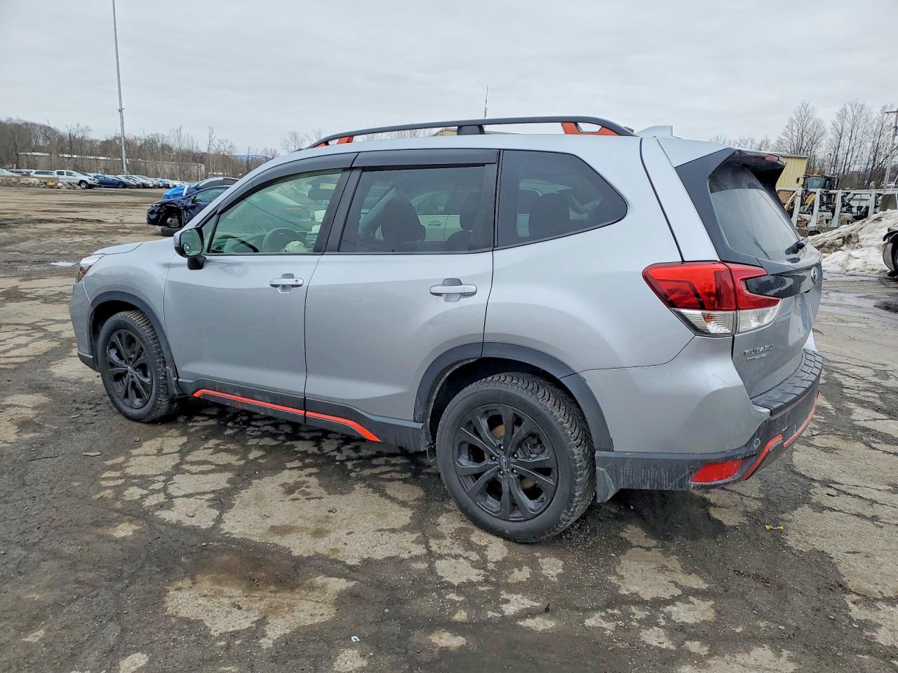 2020 SUBARU FORESTER photo 4