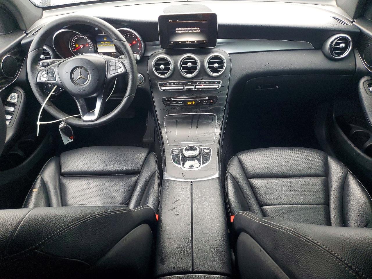 2017 MERCEDES-BENZ GLC 300 photo 29