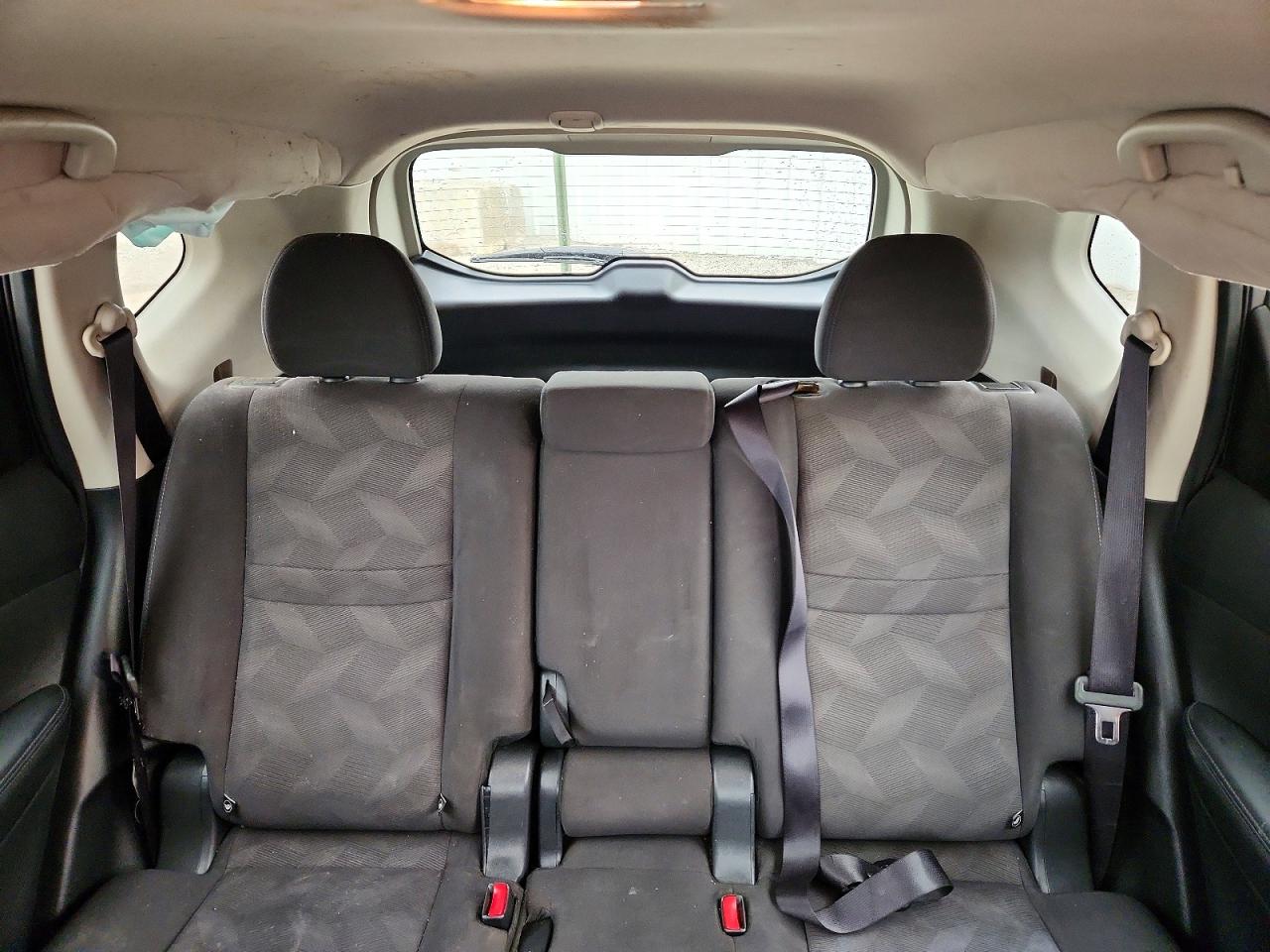 2016 NISSAN ROGUE SV photo 28