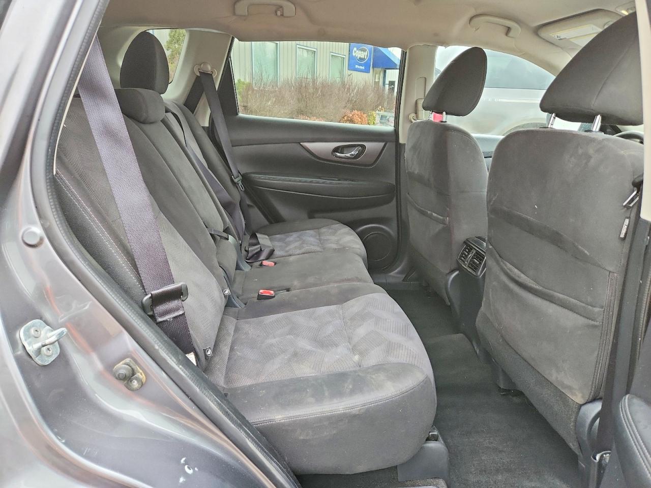 2016 NISSAN ROGUE SV photo 31