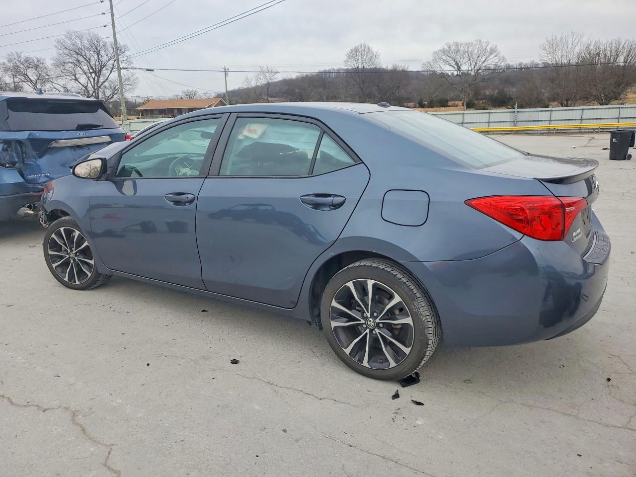 2018 TOYOTA COROLLA SE photo 3
