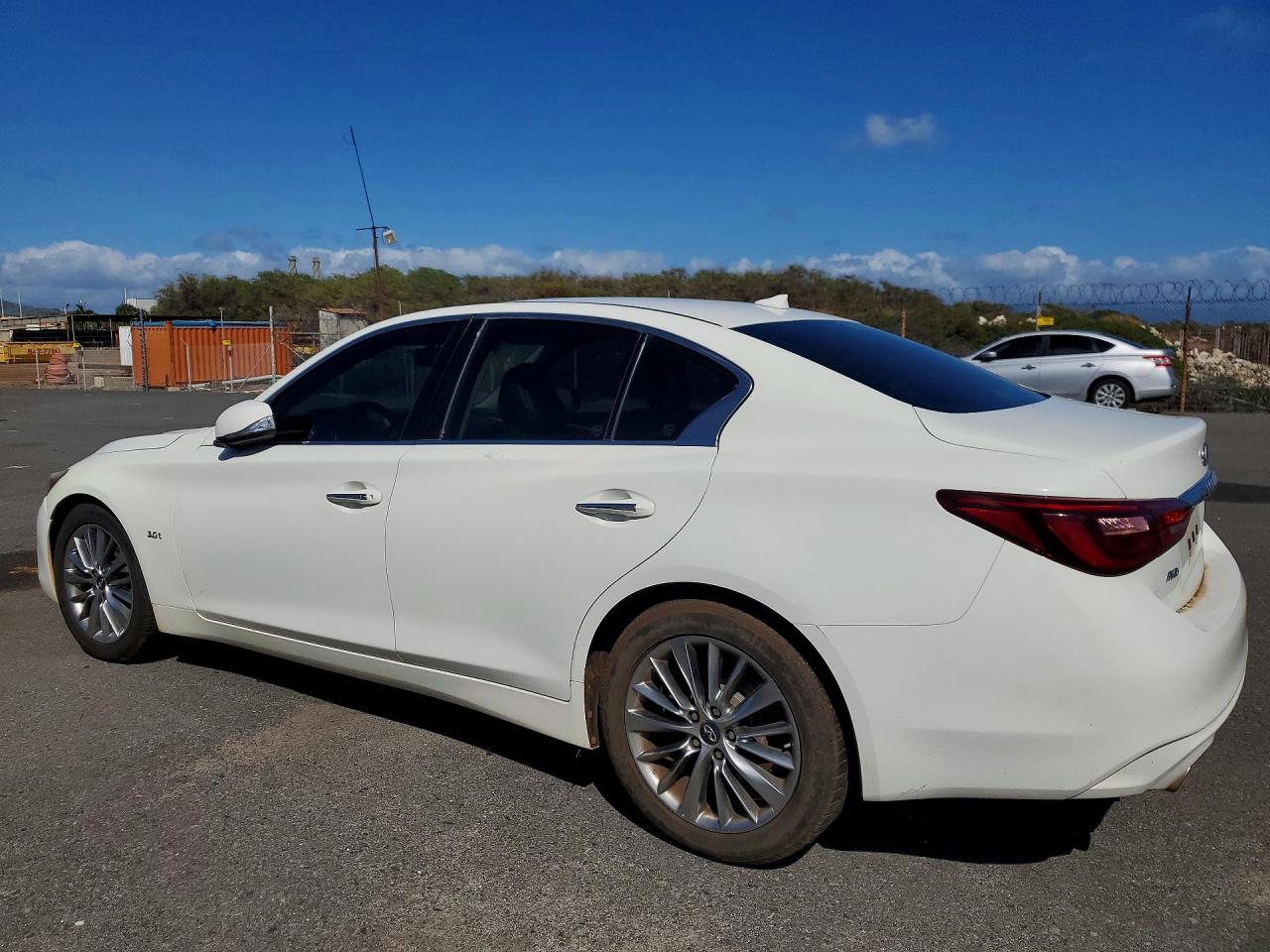 2018 INFINITI Q50 LUXE photo 3