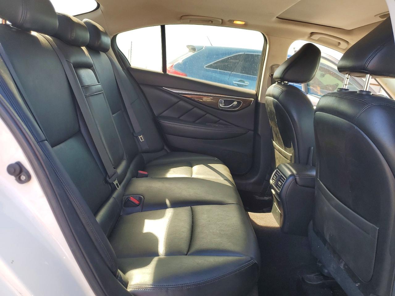 2018 INFINITI Q50 LUXE photo 19