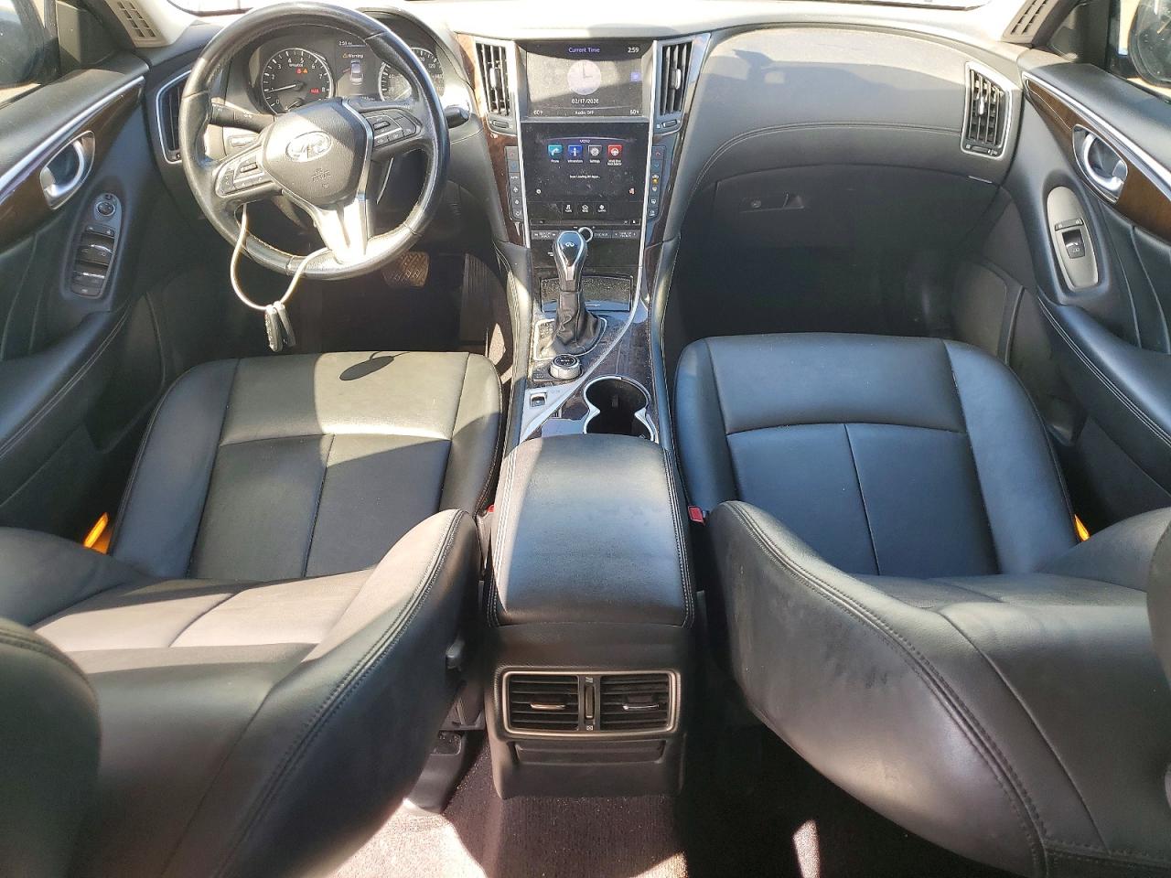 2018 INFINITI Q50 LUXE photo 15