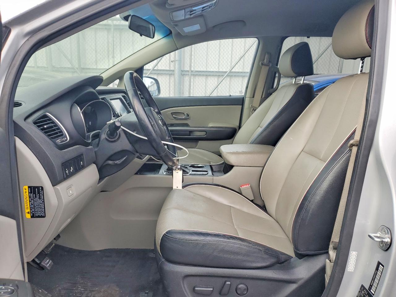 2019 KIA SEDONA LX photo 7
