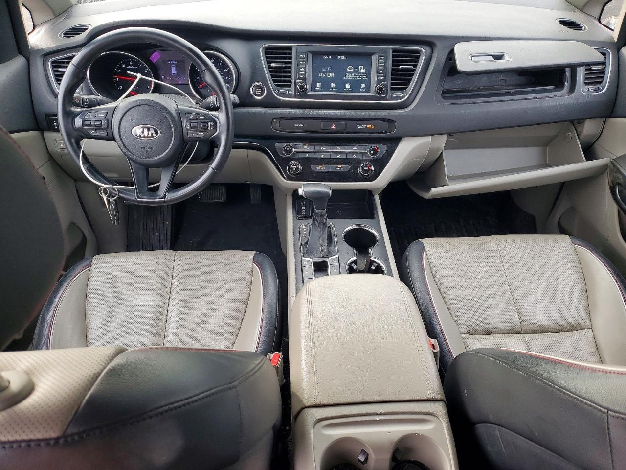 2019 KIA SEDONA LX photo 8