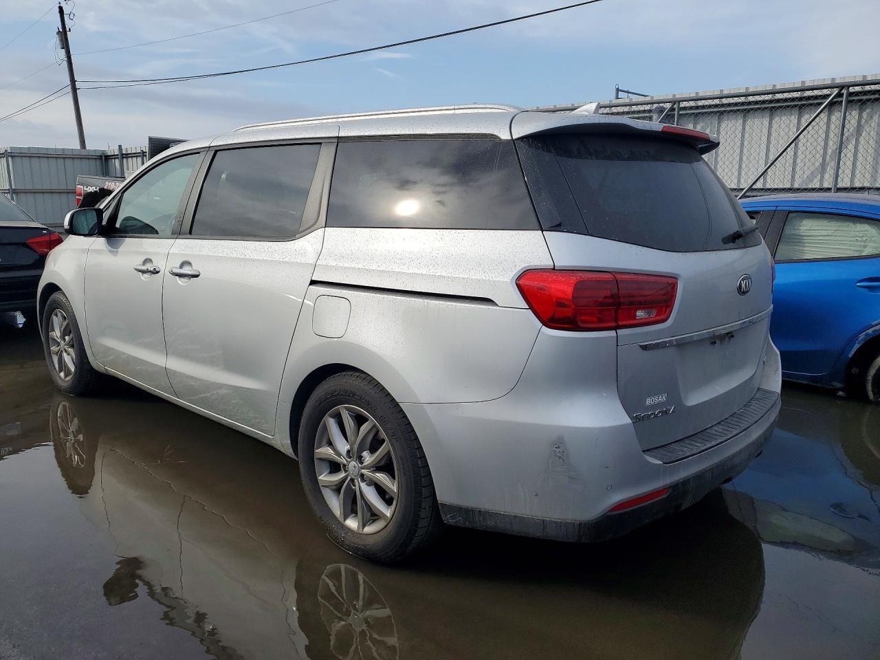 2019 KIA SEDONA LX photo 2