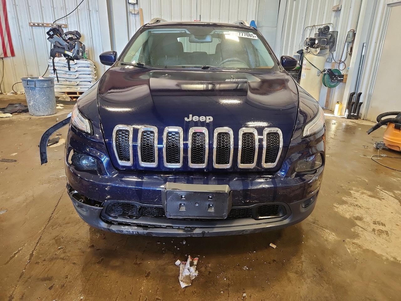 2016 JEEP CHEROKEE LATITUDE photo 5