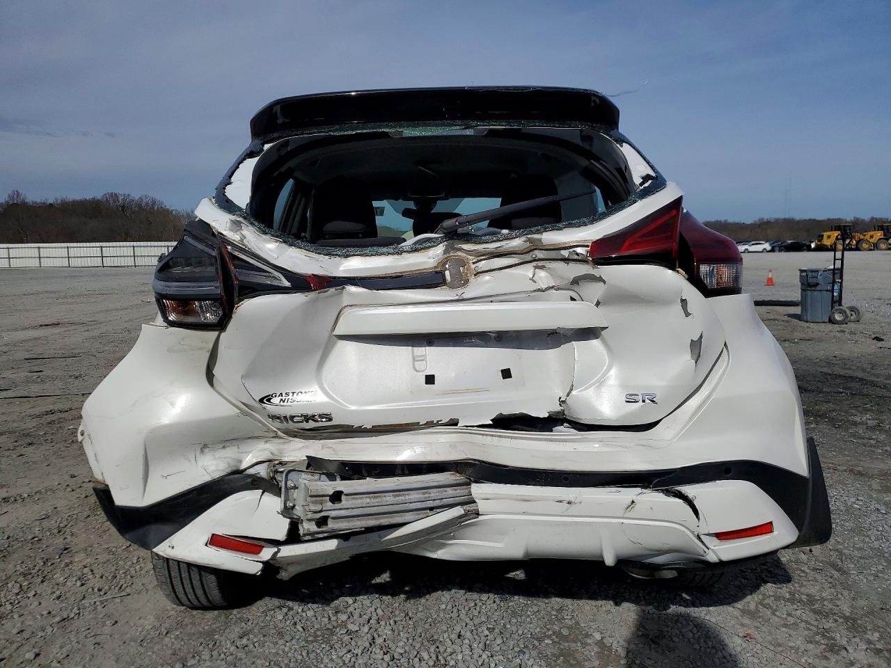 2021 NISSAN KICKS SR photo 6