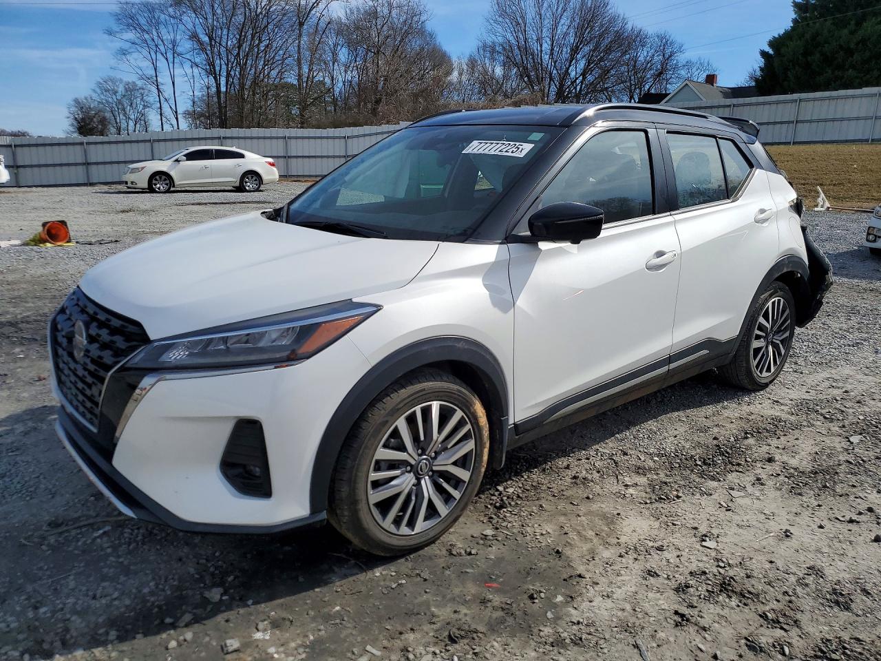 2021 NISSAN KICKS