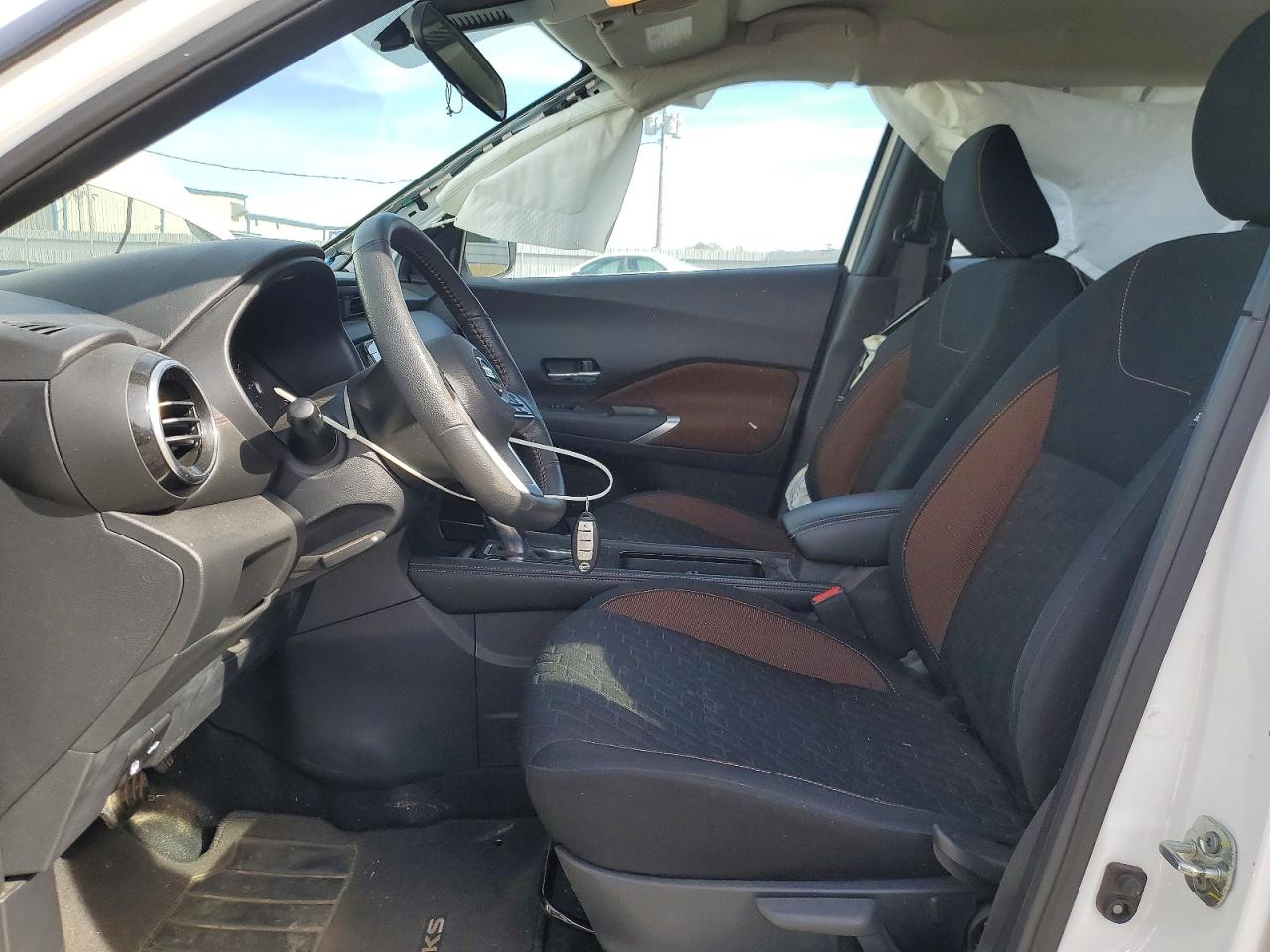 2021 NISSAN KICKS SR photo 7