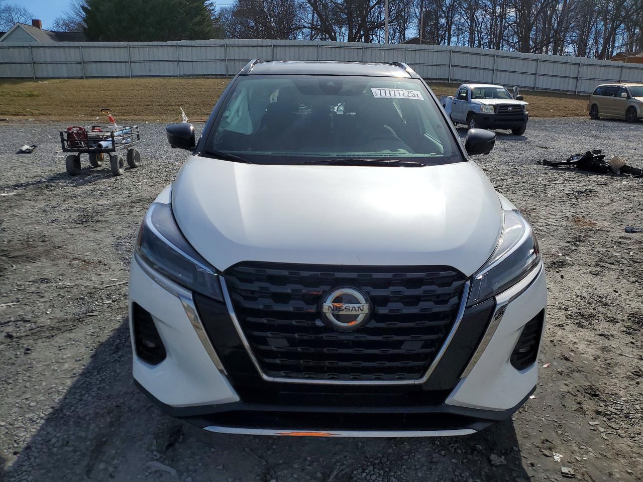 2021 NISSAN KICKS SR photo 5