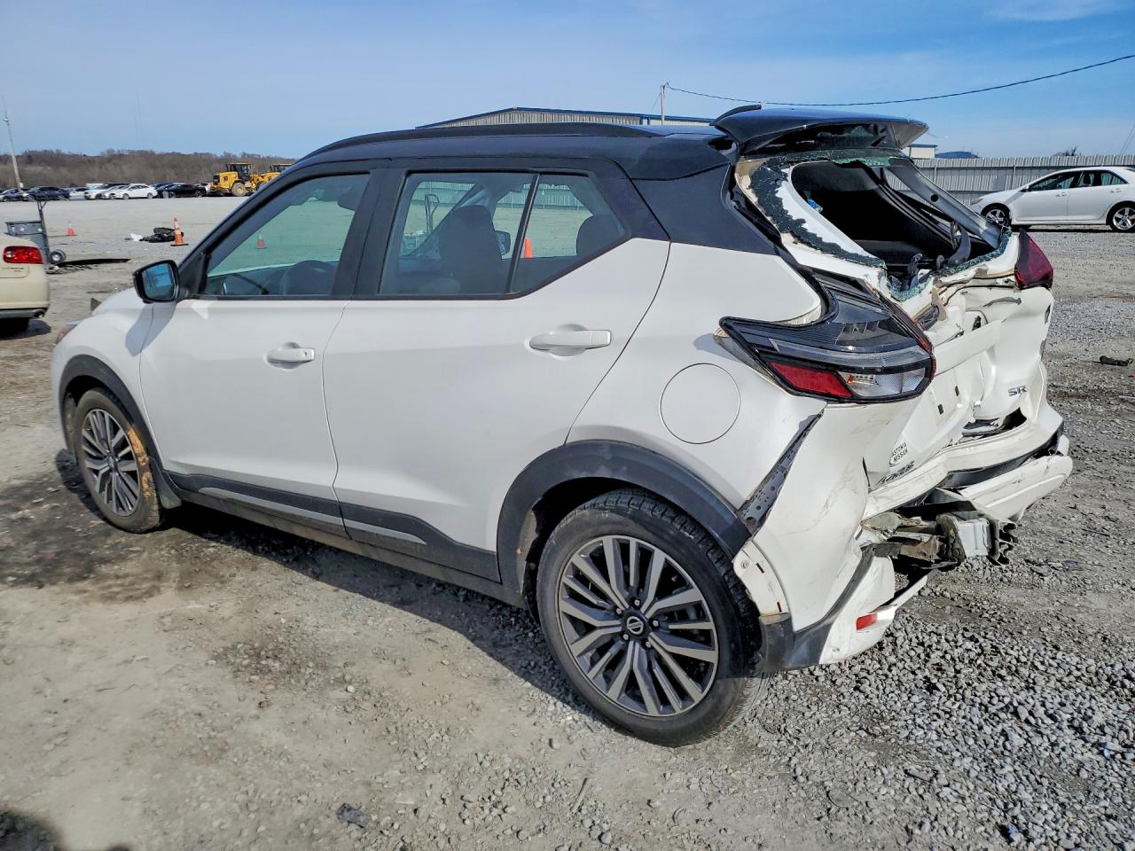 2021 NISSAN KICKS SR photo 2