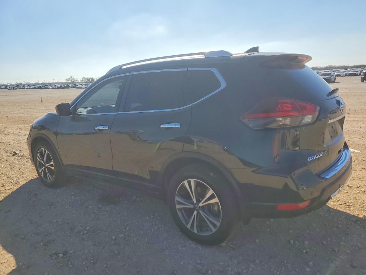 2019 NISSAN ROGUE photo 4