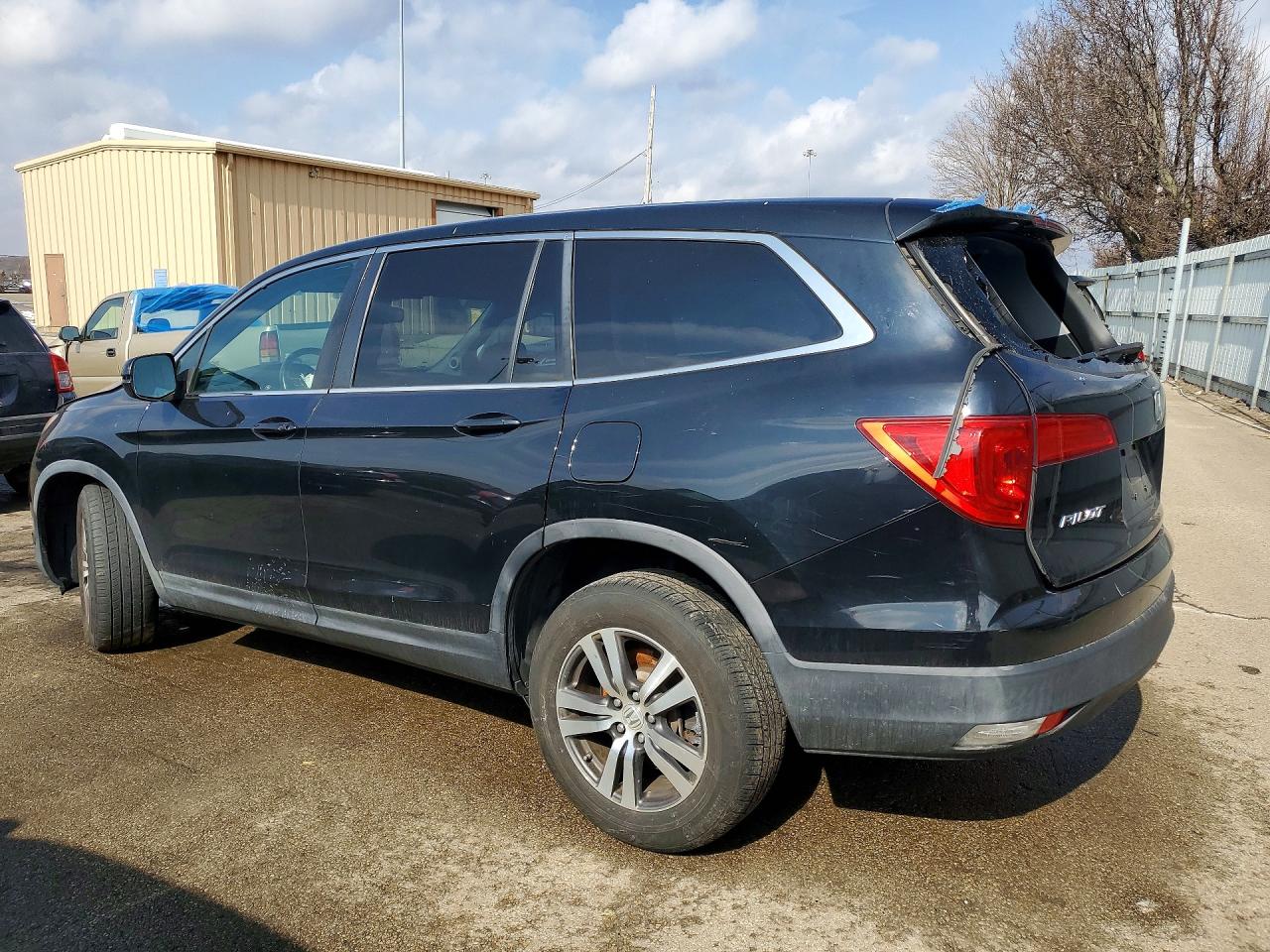 2016 HONDA PILOT EXL photo 2