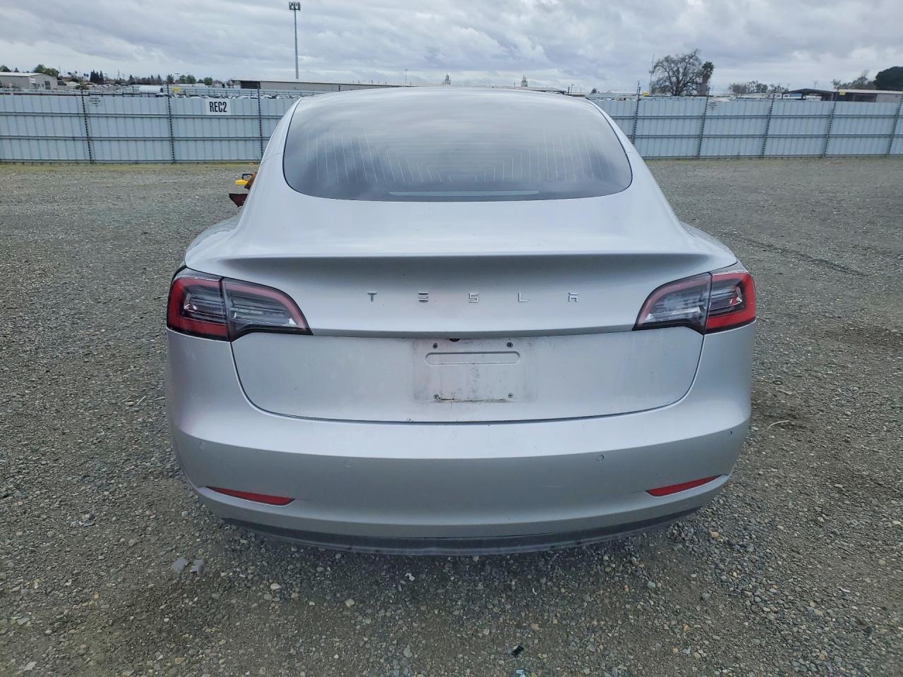 2018 TESLA MODEL 3 photo 6