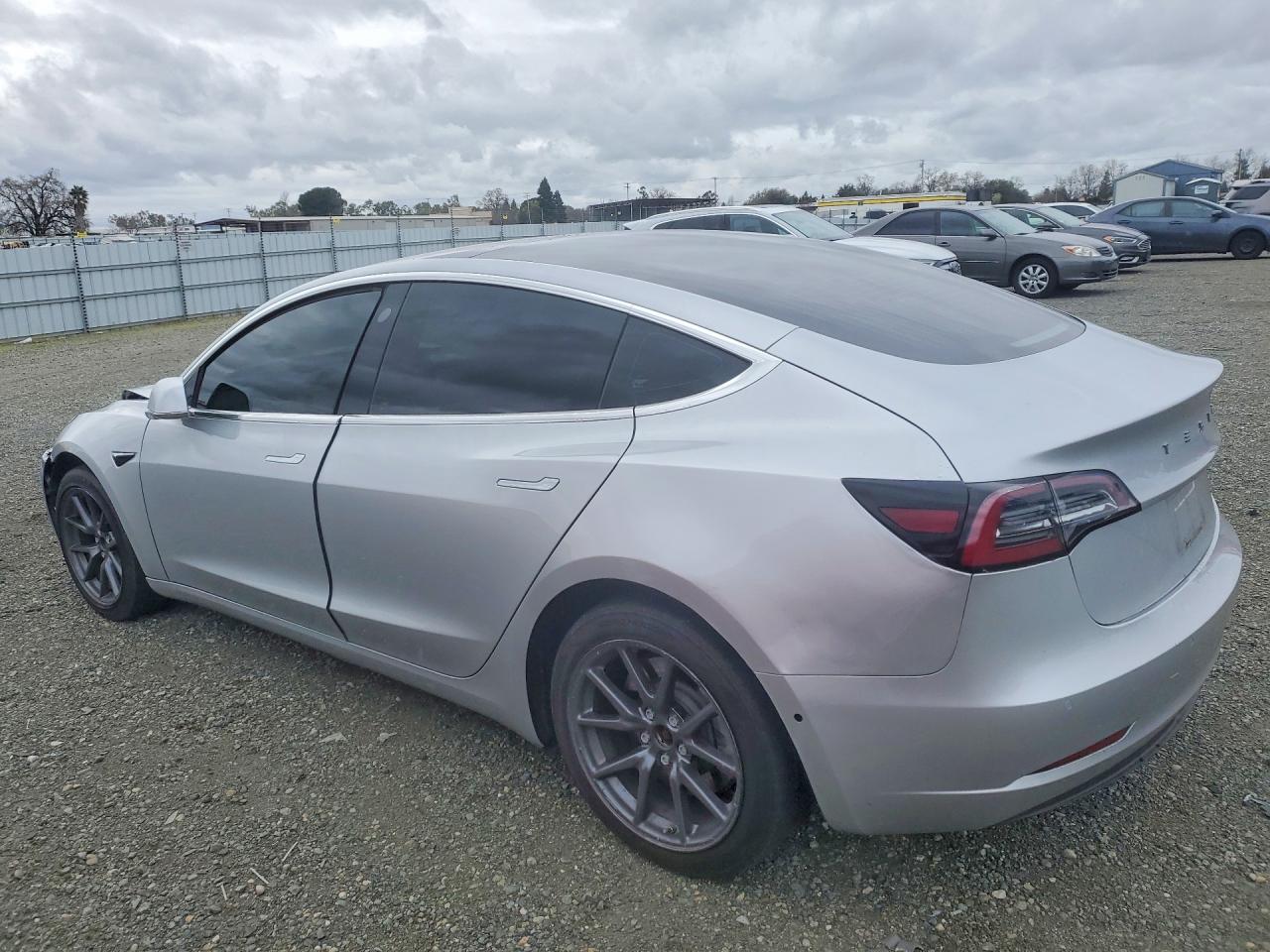 2018 TESLA MODEL 3 photo 2