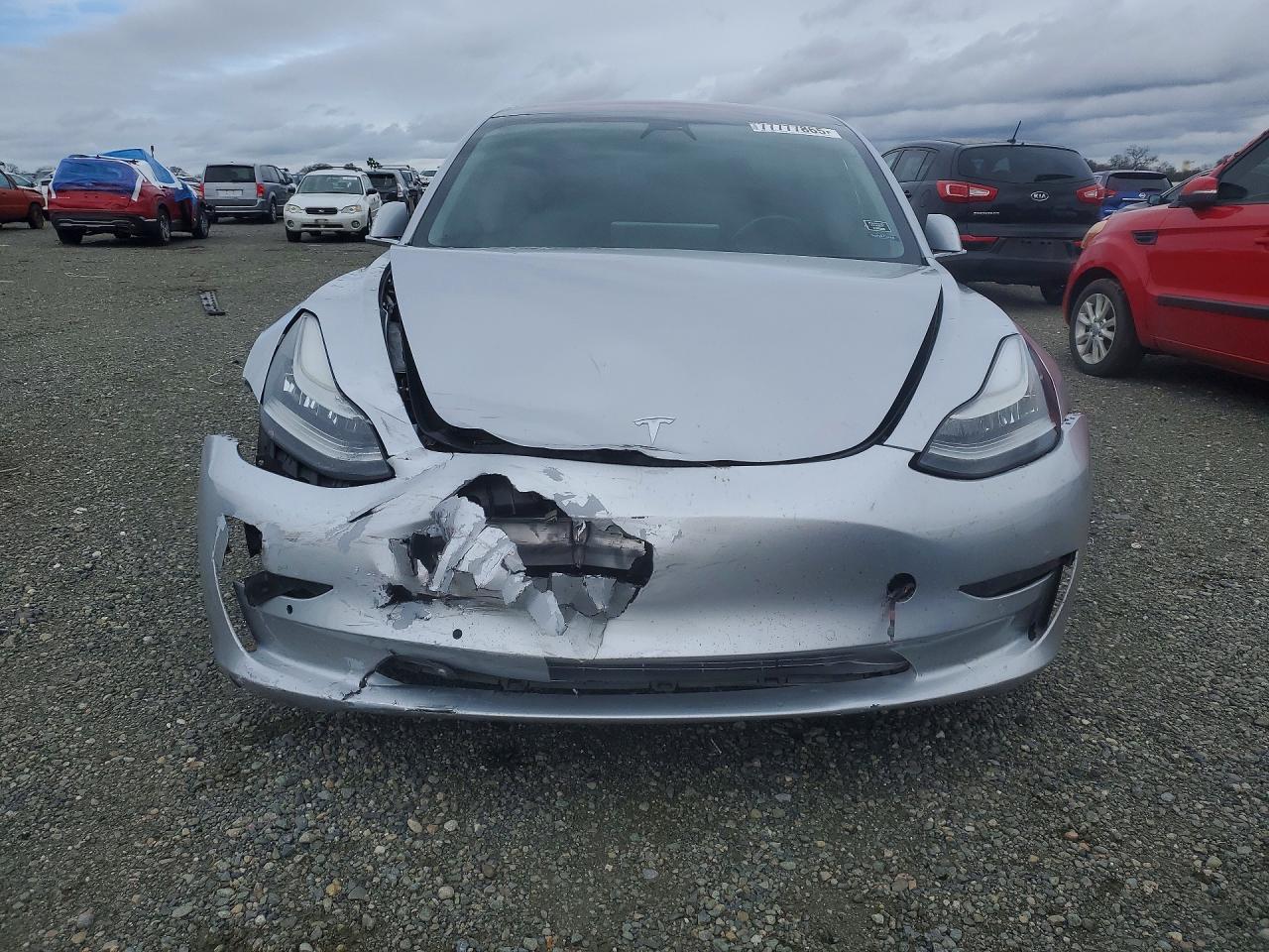 2018 TESLA MODEL 3 photo 5