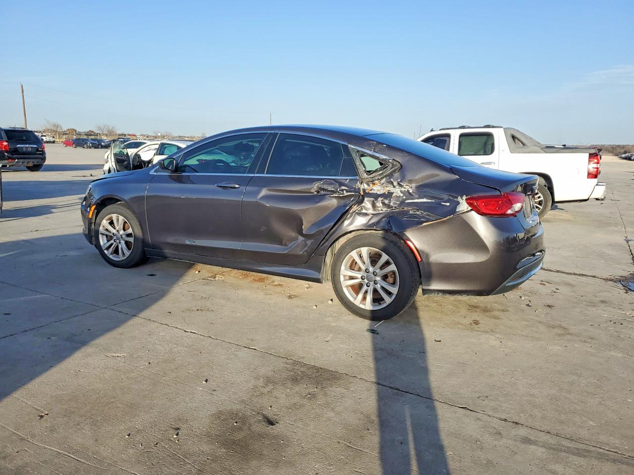 2016 CHRYSLER 200 LIMITED photo 3