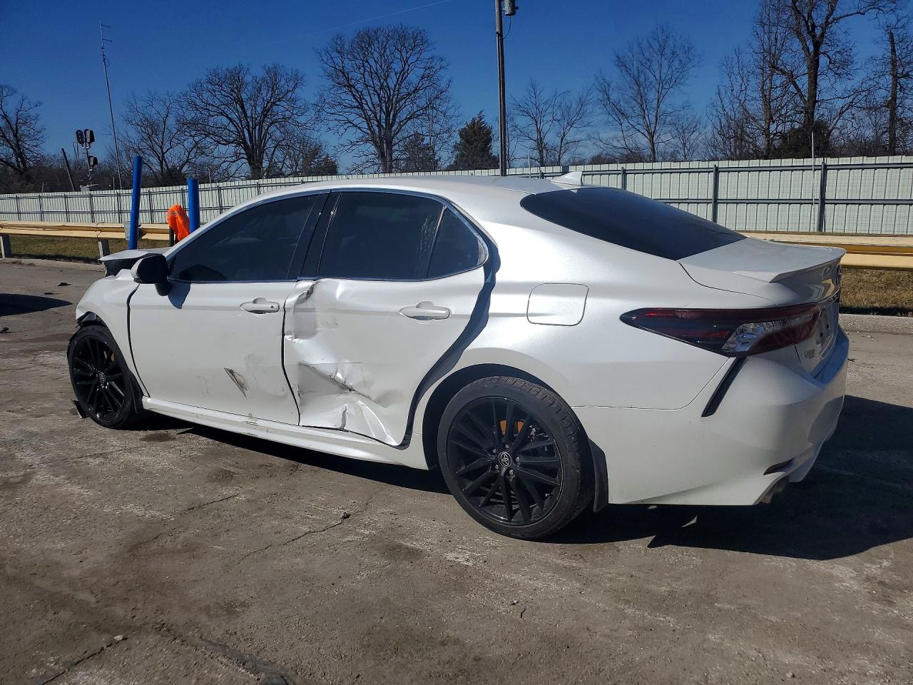 2024 TOYOTA CAMRY XSE photo 3