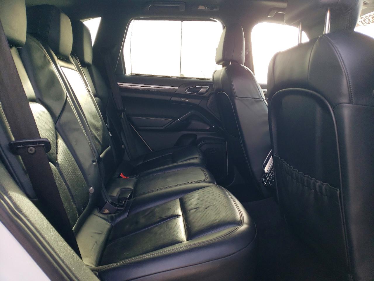 2012 PORSCHE CAYENNE photo 19