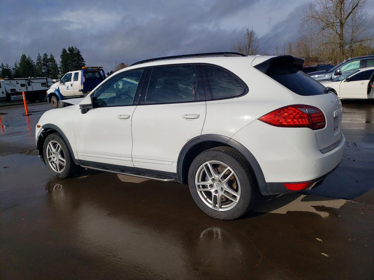 2012 PORSCHE CAYENNE photo 3