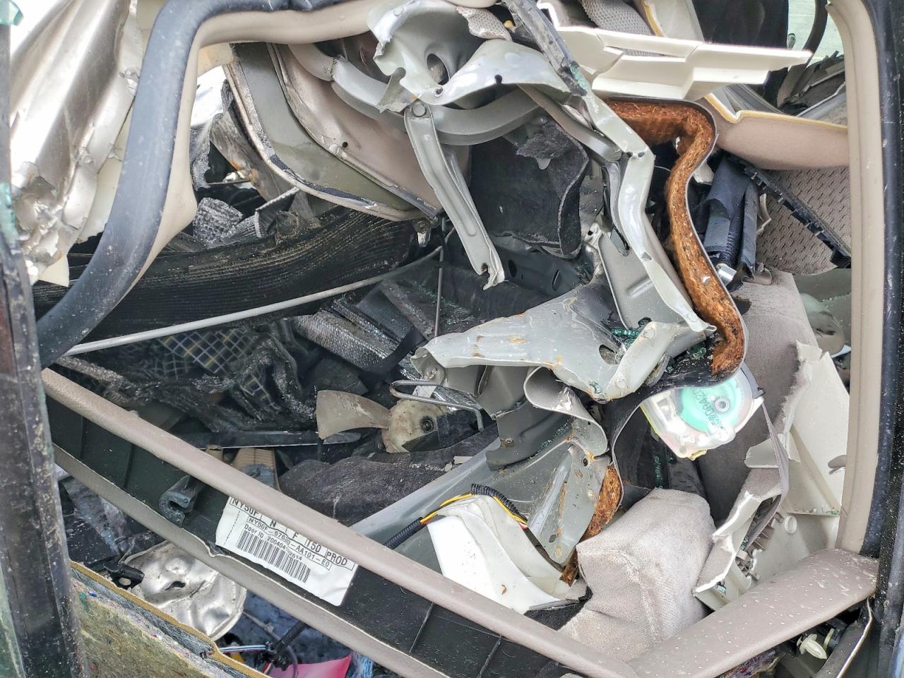 2004 TOYOTA CAMRY LE photo 10