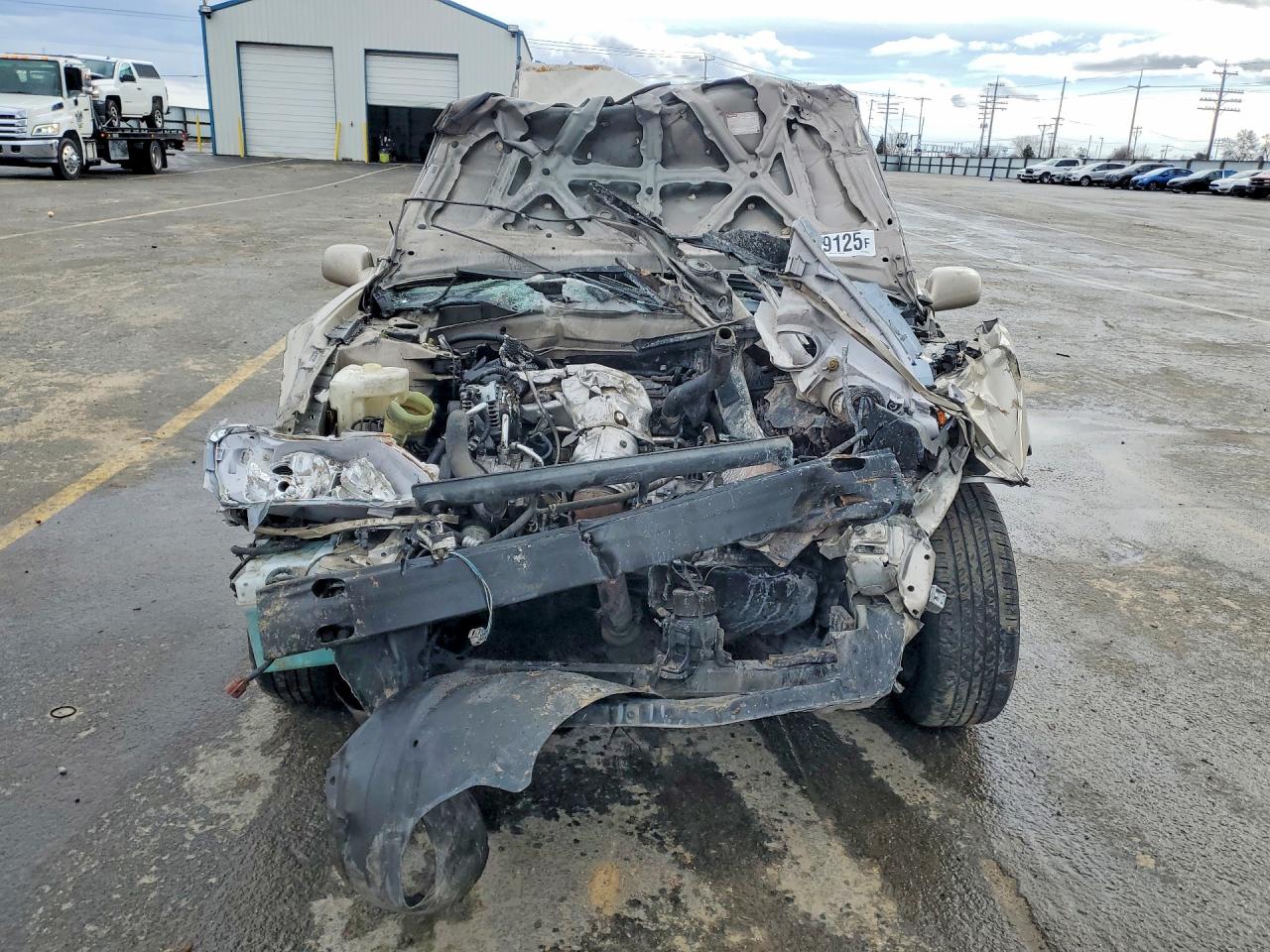 2004 TOYOTA CAMRY LE photo 5