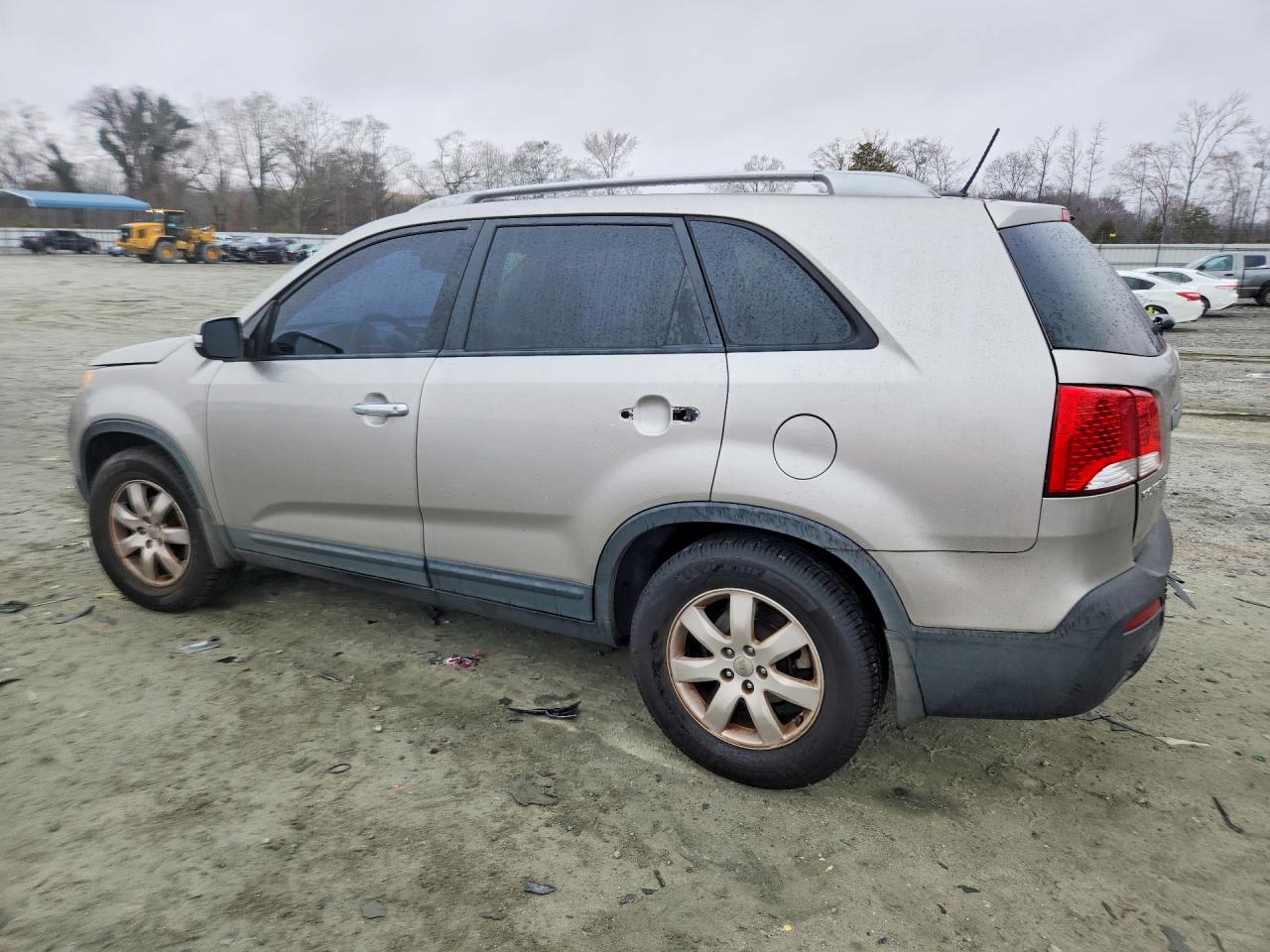 2012 KIA SORENTO BASE photo 2