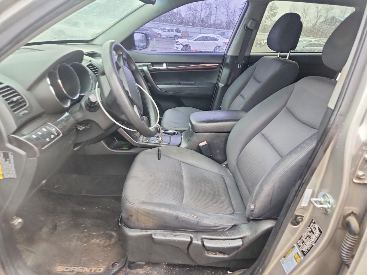 2012 KIA SORENTO BASE photo 7