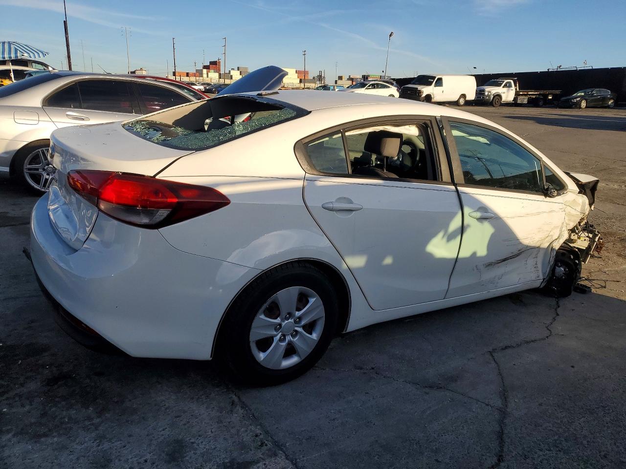 2017 KIA FORTE LX photo 3