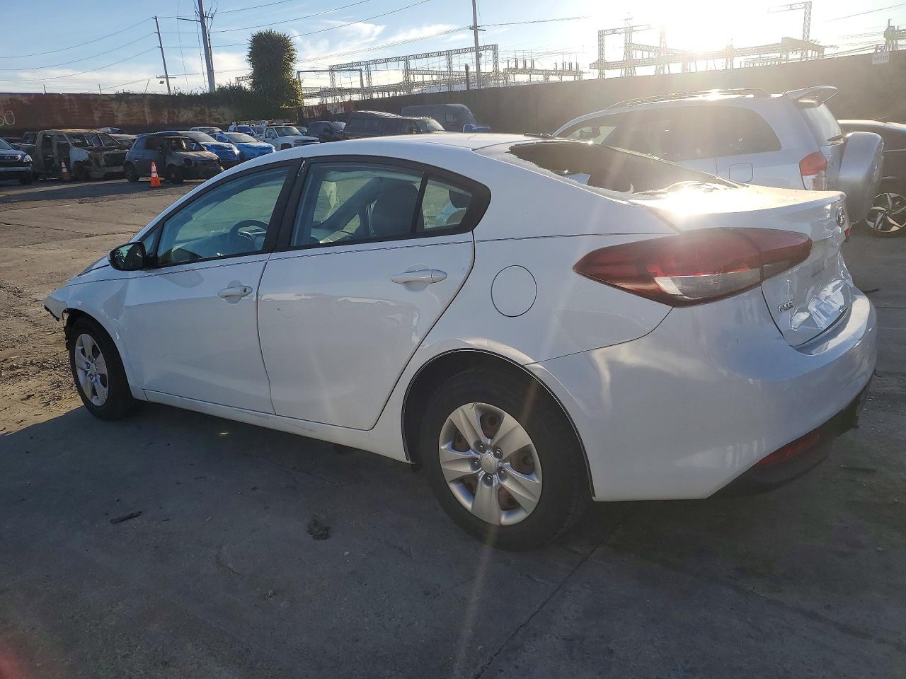 2017 KIA FORTE LX photo 2